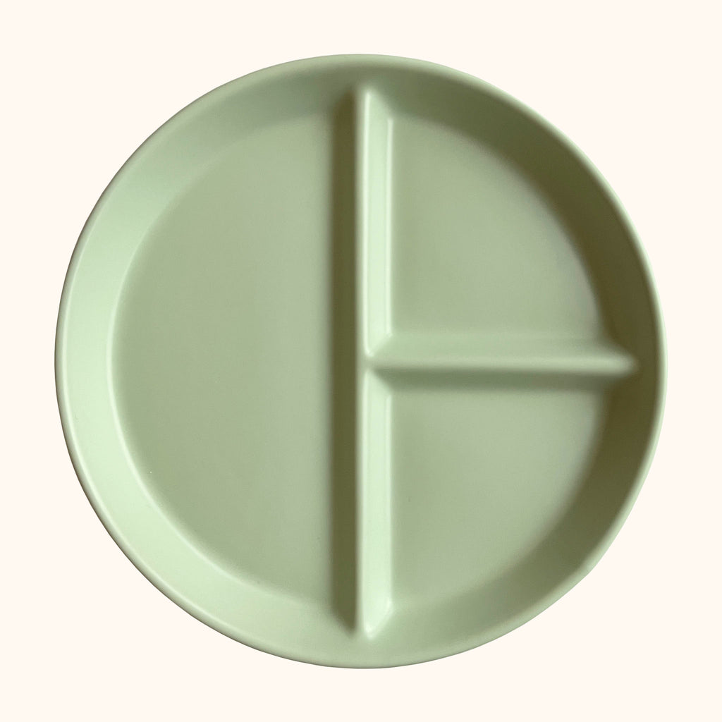 Avdelad tallrik i porslin